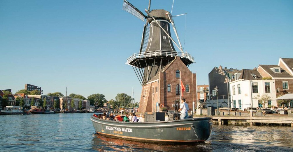 Picture 7 for Activity Haarlem: Sightseeing Boat Tour with Snacks and Drinks