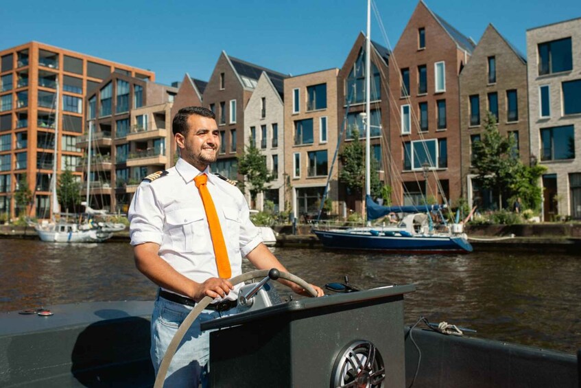 Picture 6 for Activity Haarlem: Sightseeing Boat Tour with Snacks and Drinks