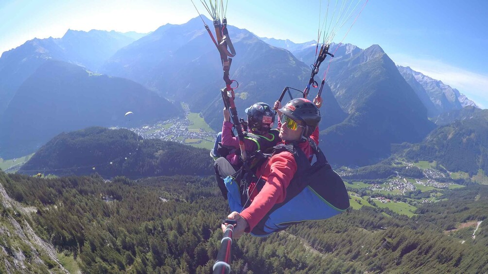 Mayrhofen: Höhenflug über den Bergen von Mayrhofen