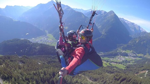 Mayrhofen: Höhenflug über den Bergen von Mayrhofen