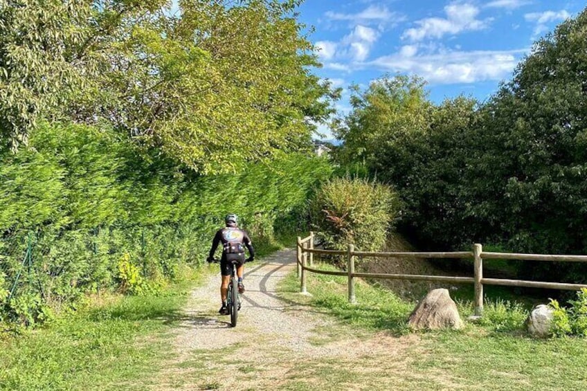 E-Bike tour and Wine tasting from Sirmione Inland