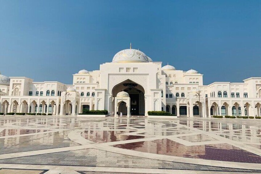 Abu Dhabi City Tour Private with Grand Mosque, President Palace Entrance