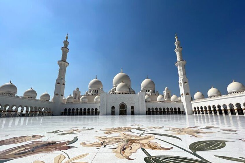 Abu Dhabi City Tour with Grand Mosque Entrance