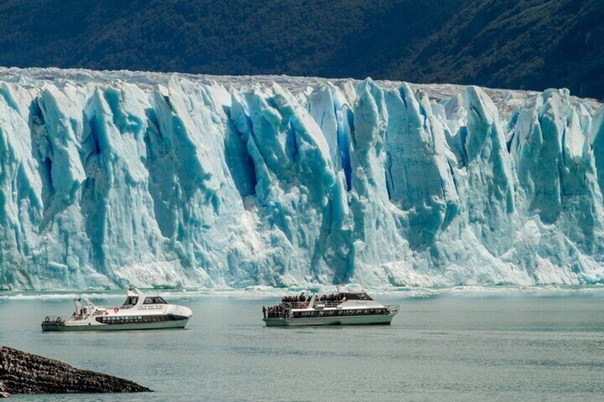 Full day experience Navigation in Perito Moreno Glacier