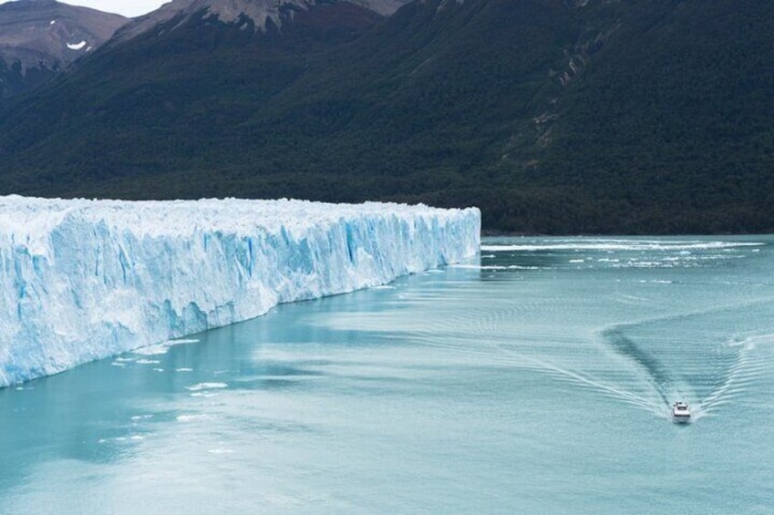 Full day experience Navigation in Perito Moreno Glacier