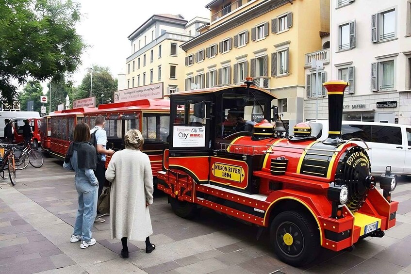 Bergamo: City Highlights Minibus or Train