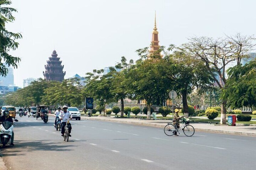 Historical guide Tour in Phnom Penh