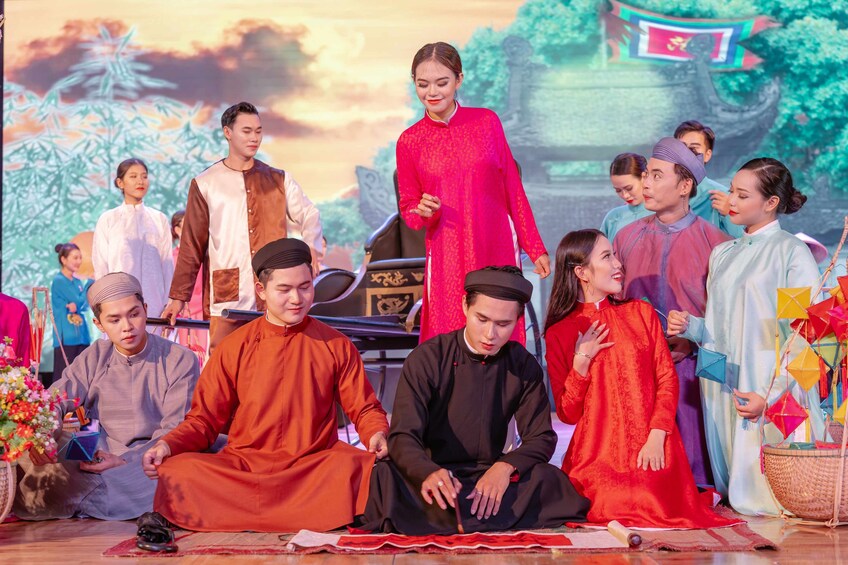 Vietnam: Ao Dai Show