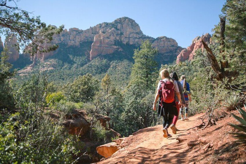 Private Guided Hike in Sedona with Access to Oak Creek