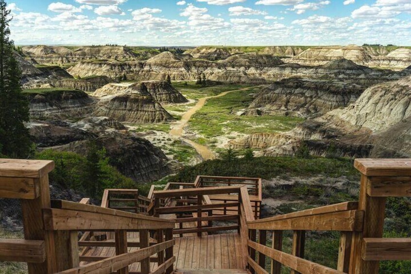 Horseshoe Canyon in the Canadian Badlands is an eye-popping sight. Stand on the edge of this huge U-shaped canyon and survey the beauty and mystery of the badlands. 