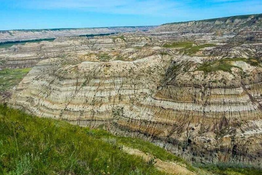 Horsethief Canyon is a must-see while exploring the Canadian Badlands. Stand on the edge for spectacular views of the valley below. 