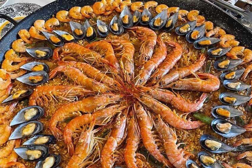 Paella Showcooking with Rooftop Views in Seville City