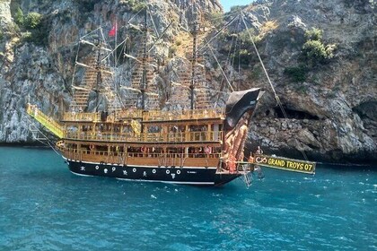 All-inclusive Pirate Boat Trip in Alanya