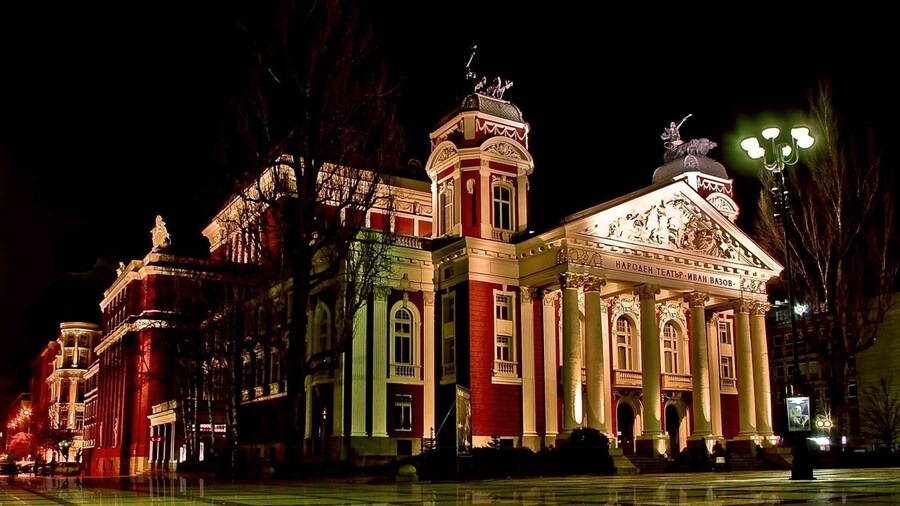 Sofia by Night: Panoramic City Tour and Folklore Dinner