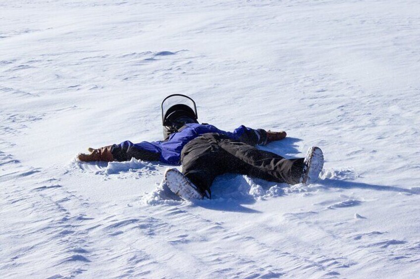 1 Hour Easy Snowmobile Safari in Levi