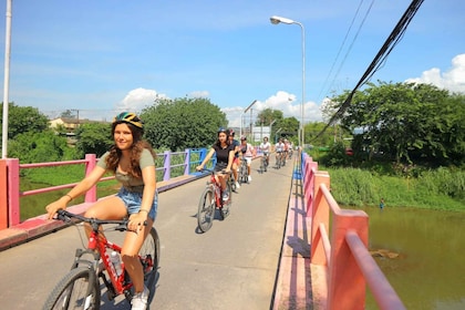 Chiang mai : demi-journée de visite guidée à vélo et culture régionale