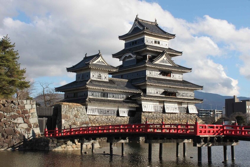 Picture 2 for Activity Full-Day Tour: Matsumoto Castle & Kamikochi Alpine Valley