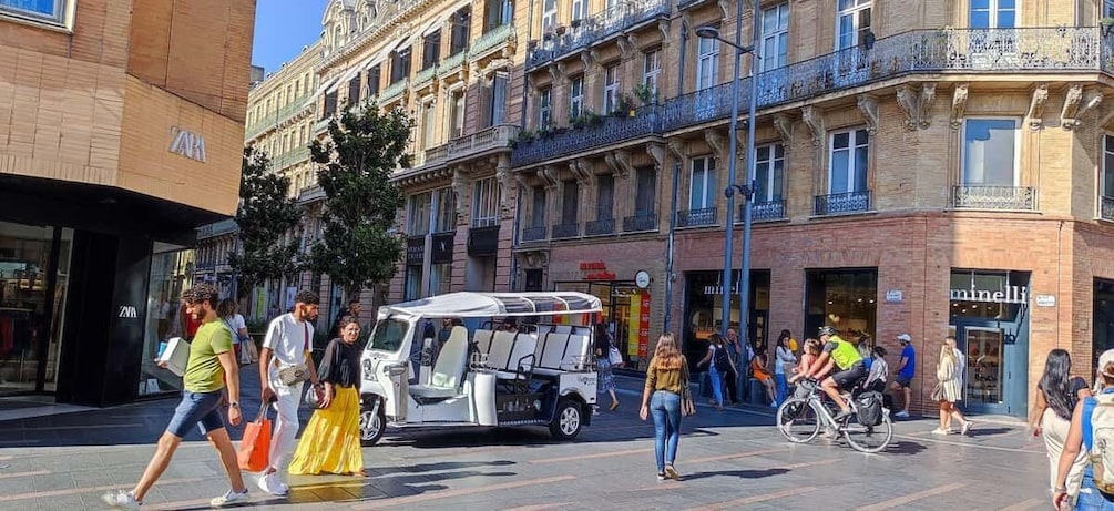 Picture 2 for Activity Toulouse: Electric Tuk-Tuk Tour with Photo Stops and Audio