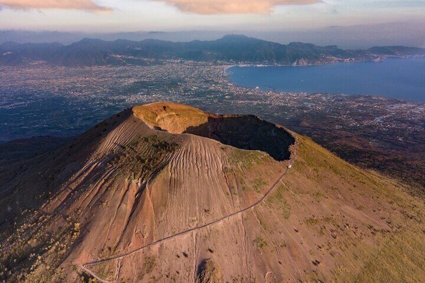 Half-Day Mount Vesuvius of Pompeii Tour by Bus