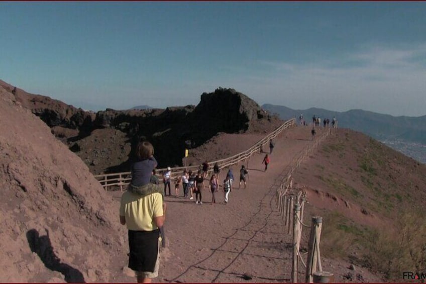 Half-Day Mount Vesuvius of Pompeii Tour by Bus