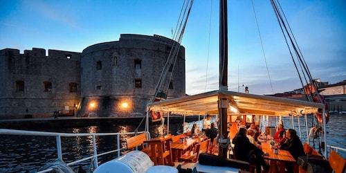 Dubrovnik : Croisière-cocktail panoramique au coucher du soleil autour de l...