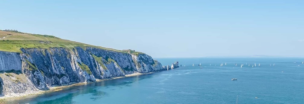 From Portsmouth: Isle of Wight Day Tour by Bus and Ferry