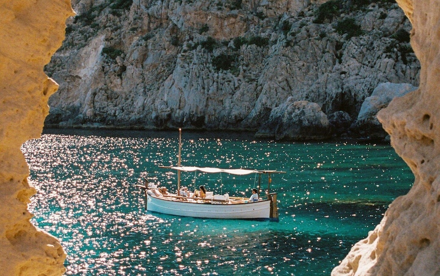 Ibiza: 4 hours - Es Vedra & Atlantis Sailboat Cruise