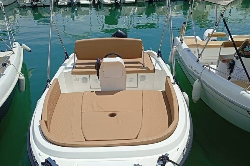 New 2025!! Unlicensed boat for dolphin watching