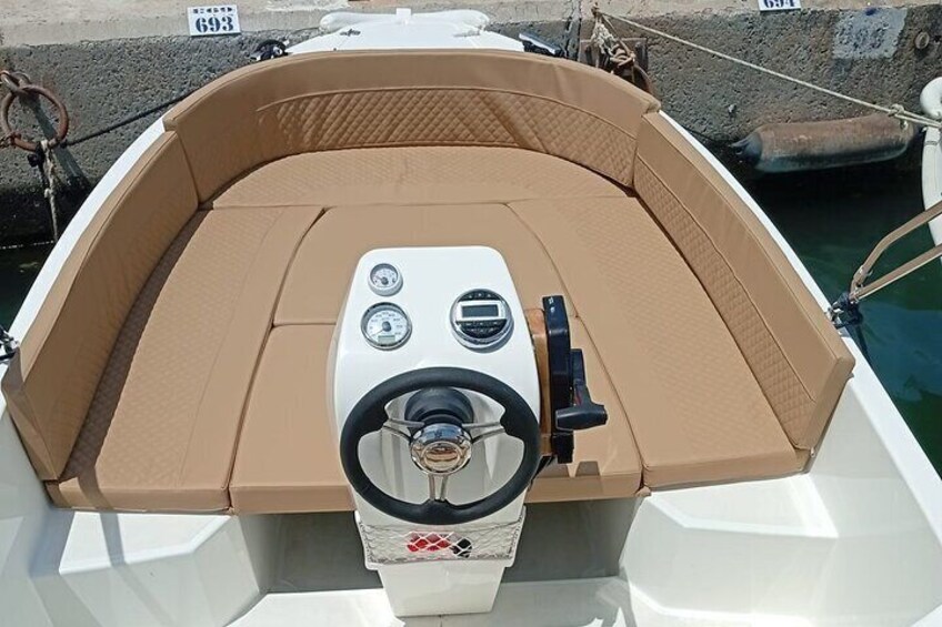 New 2025!! Unlicensed boat for dolphin watching