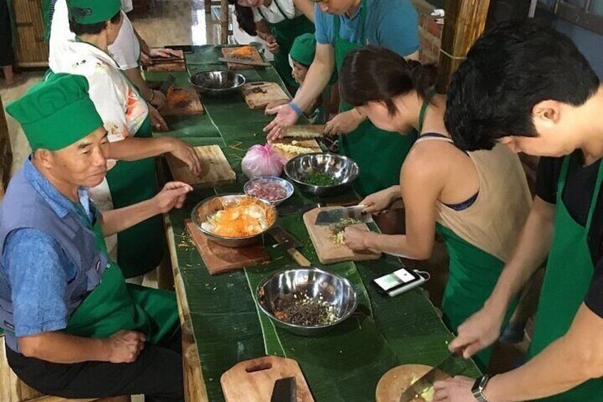 Vietnamese Cooking Class with Local Chef