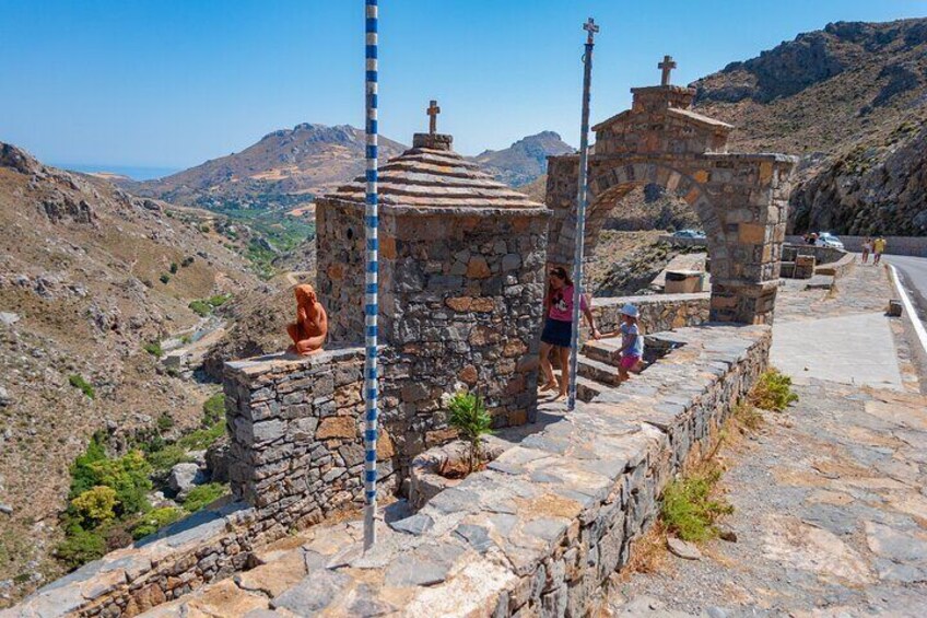 Full-Day Private Tour to Rethymno, Preveli and Kourtaliotiko