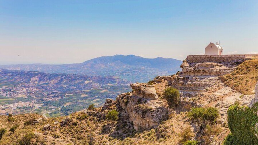 Half-Day Private Tour & Picnic in Real Cretan Countryside Retreat