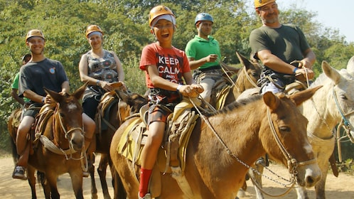 Guidad mulåsneritt eller hästtur i Sierra Madre