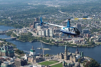 Helicopter Private Tour Over Ottawa 70KM in 20 min