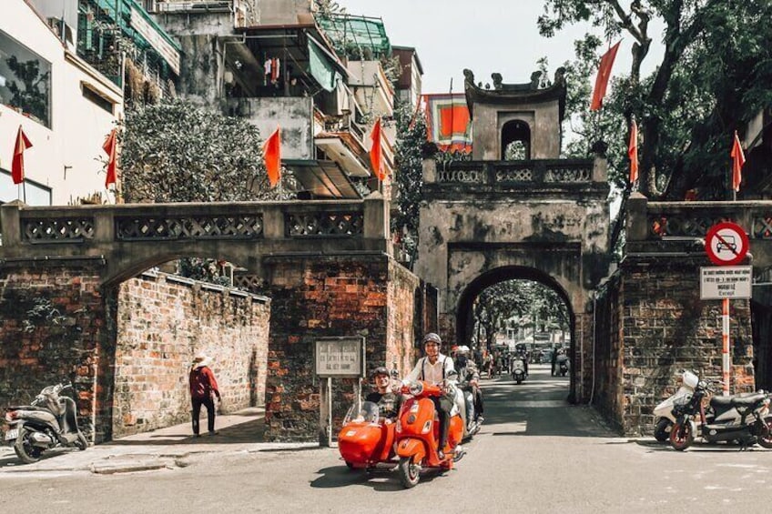 Private Vespa Sidecar Sightseeing and Cuisine Tour in Hanoi