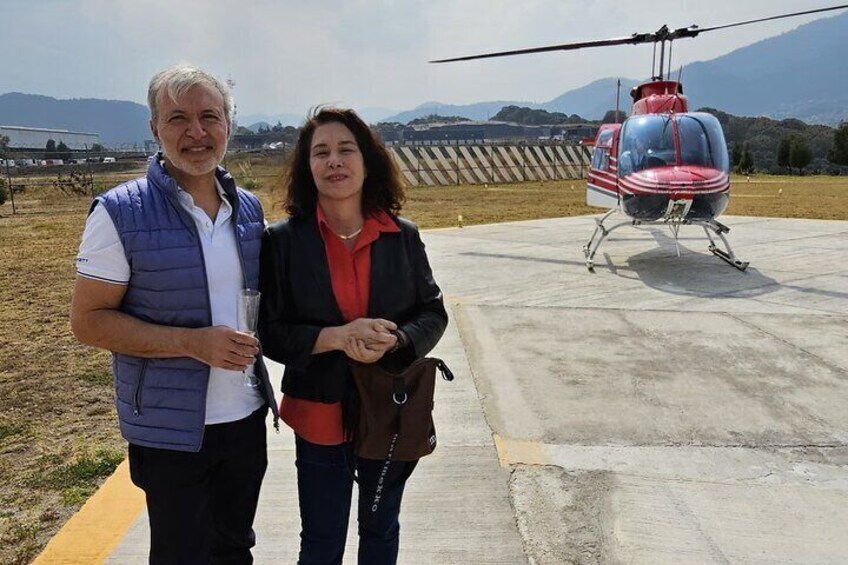 1hr Private Helicopter Tour - Mexico City & Teotihuacan Pyramids