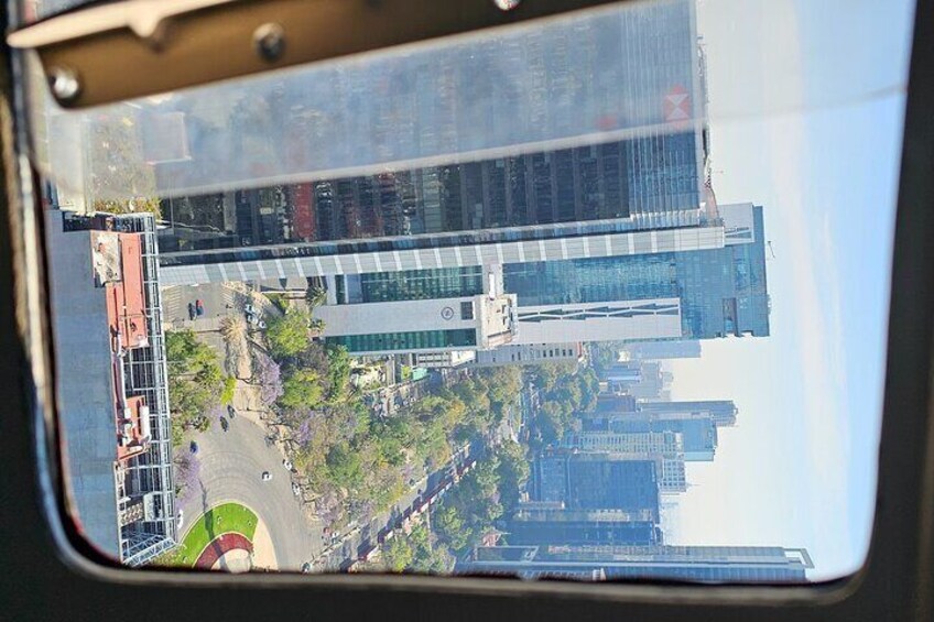 1hr Private Helicopter Tour - Mexico City & Teotihuacan Pyramids