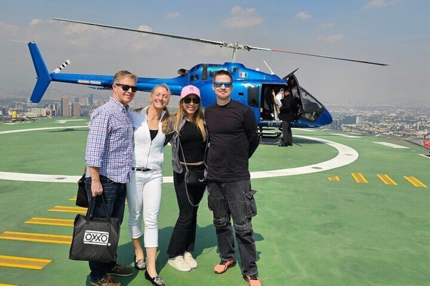 1hr Private Helicopter Tour - Mexico City & Teotihuacan Pyramids