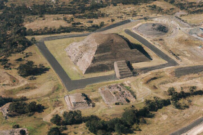 Private Helicopter Tour - Teotihuacan Pyramids