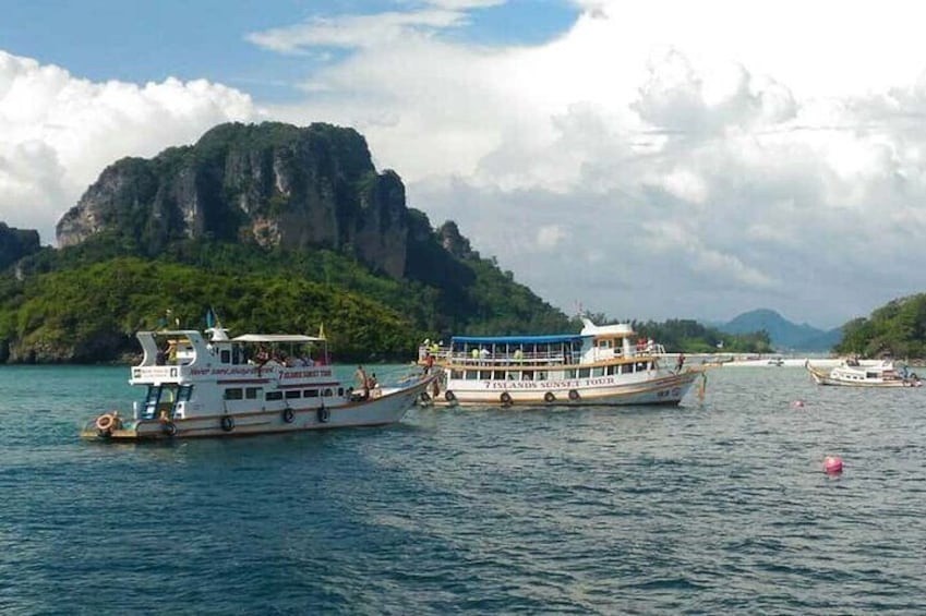 Seven Islands Sunset Tour Krabi with Dinner By Big Boat