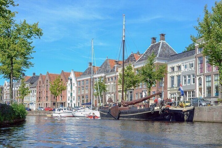 Private Walking Tour with Audioguide on Smartphone in Groningen
