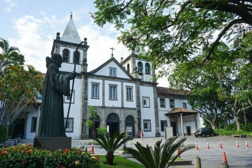 Rio's Downtown Walking Tour: Unveiling Rich History and Landmarks