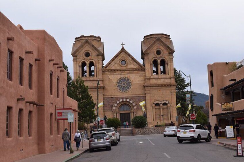 3-Hour Plaza Sip, Savor, History Guided Walking Tour in Santa Fe