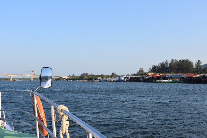 Travel from Koh Lanta to Koh Phi Phi by Satun Pakbara Speed Boat