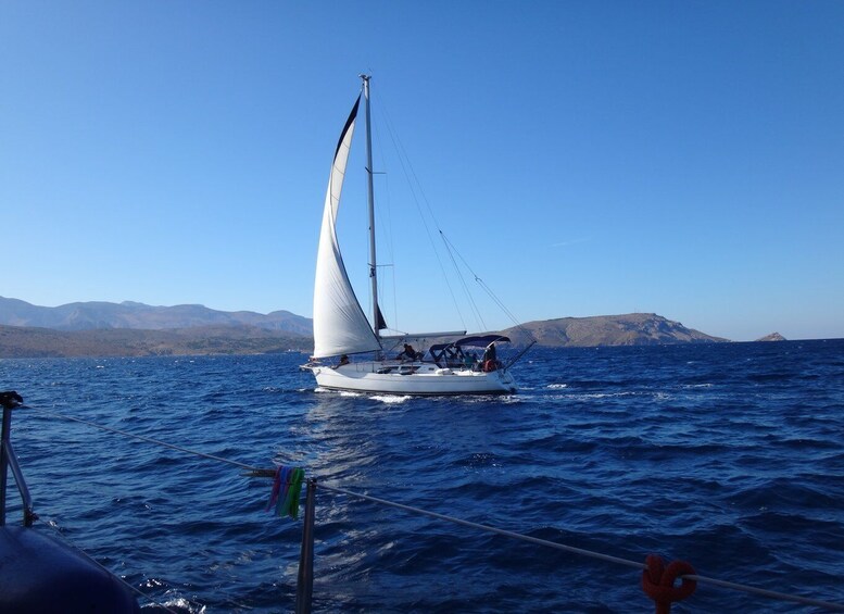 Chios: Sailing Boat Cruise to Oinouses with Meal & Drinks