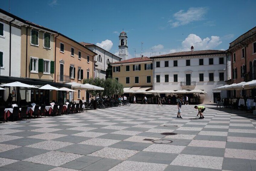 LAZISE discovery QUEST: unravel the secrets of this town!