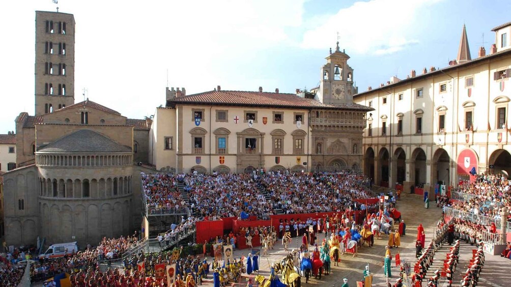 Picture 3 for Activity Arezzo: Private Walking Tour