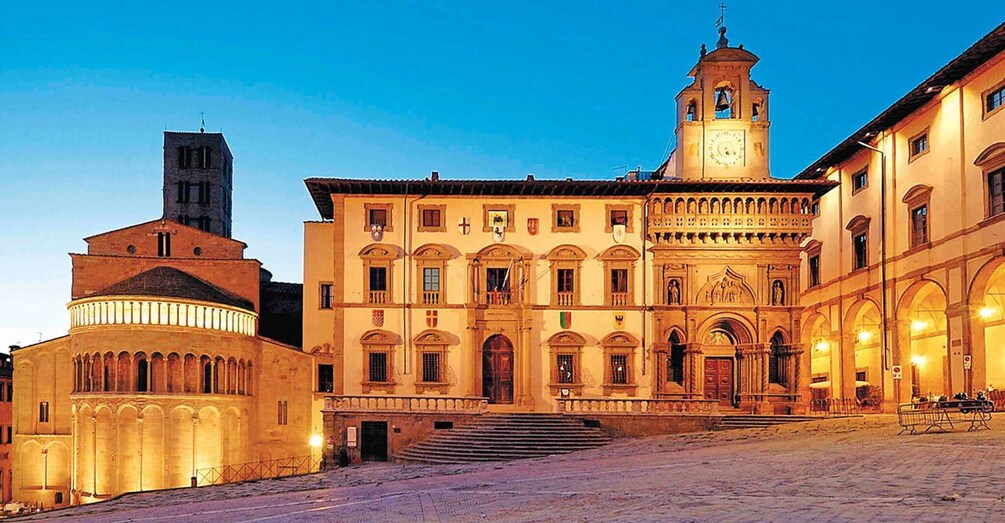Picture 6 for Activity Arezzo: Private Walking Tour