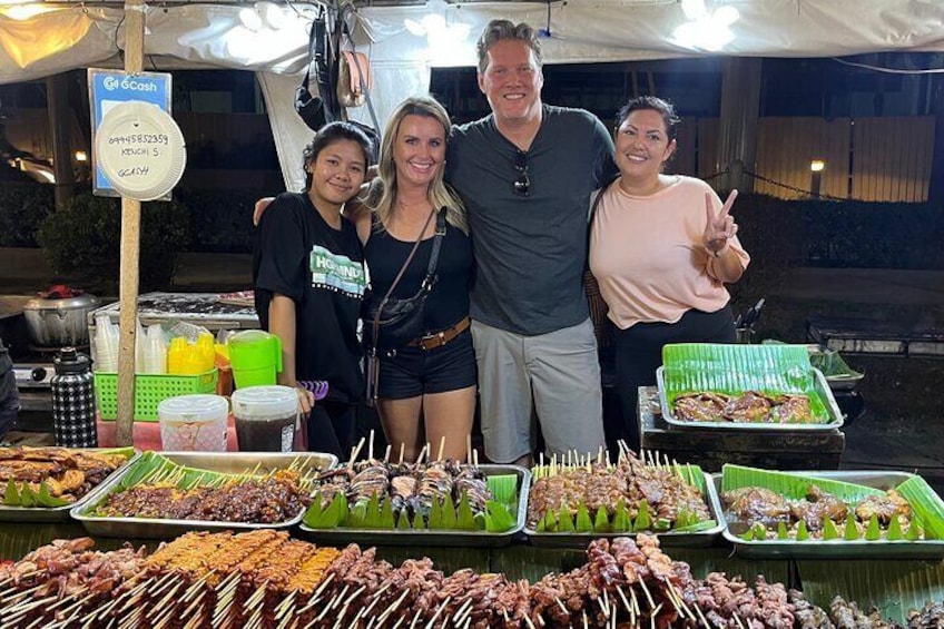  Filipino Street Food (Dinner) Experience in Makati with Mari