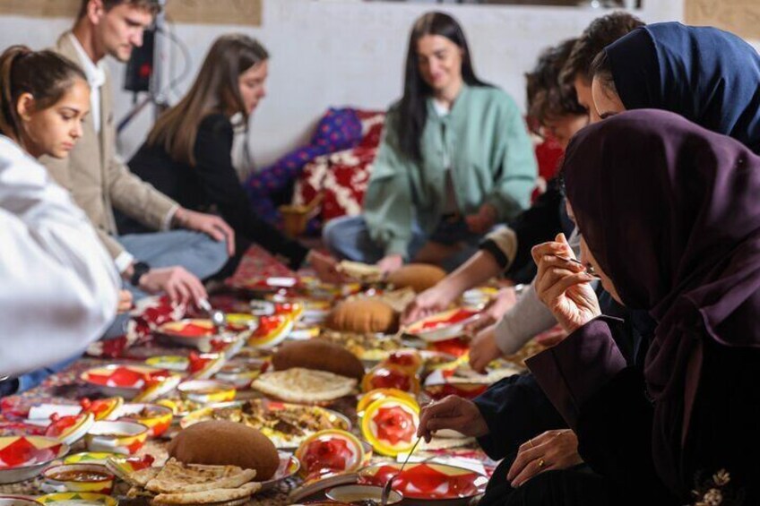 Interactive Saudi Cuisine and Cultural Experience